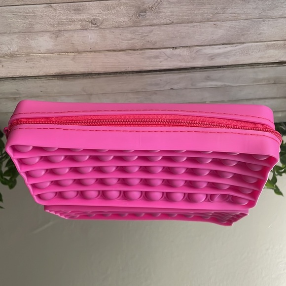 🌸 Pop It Fidget Toy pink Pencil Case - Picture 4 of 6